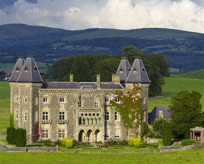 Dinefwr Literature & Music Festival a billingual celebration