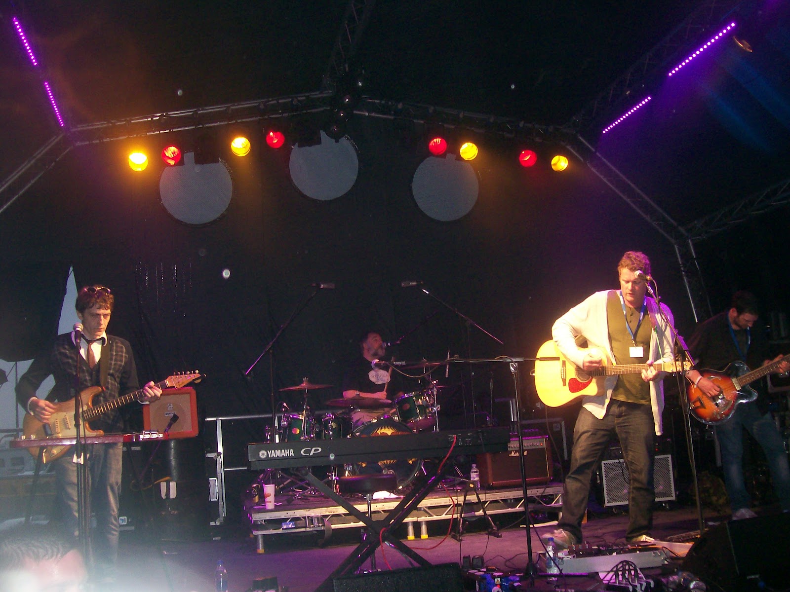 Great Britpop Songs #9: Dodgy - 'In A Room'