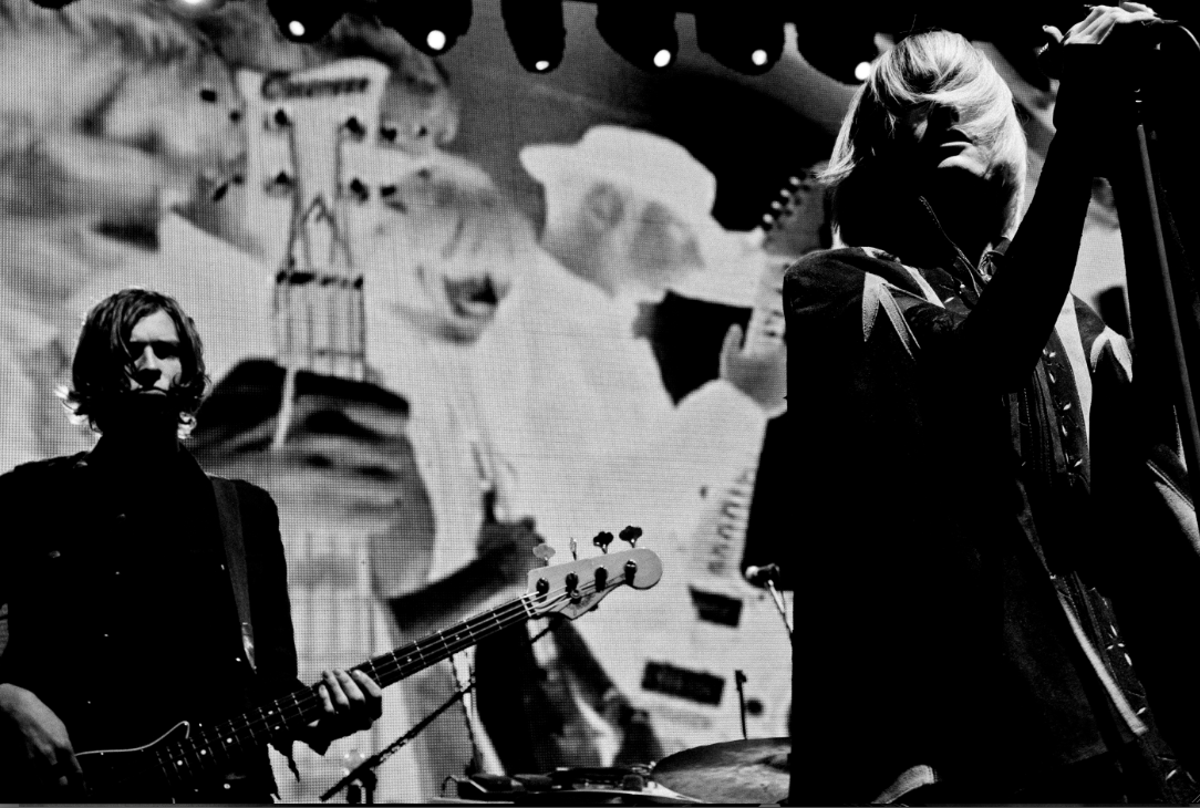 Track Of The Day #599: DARK HORSES - Live On Hunger
