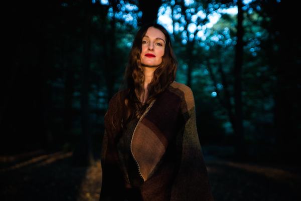 Track Of The Day #607: JOHANNA GLAZA – Paper Widow
