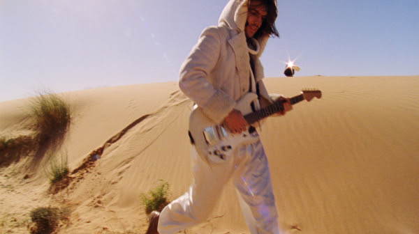 Track Of The Day #709: LA PRIEST - Learning To Love