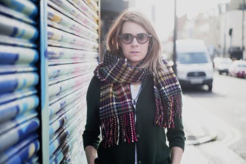 Track of the Day #862: Alev Lenz - Airport 22 Track of the Day #862: Alev Lenz - Airport 2