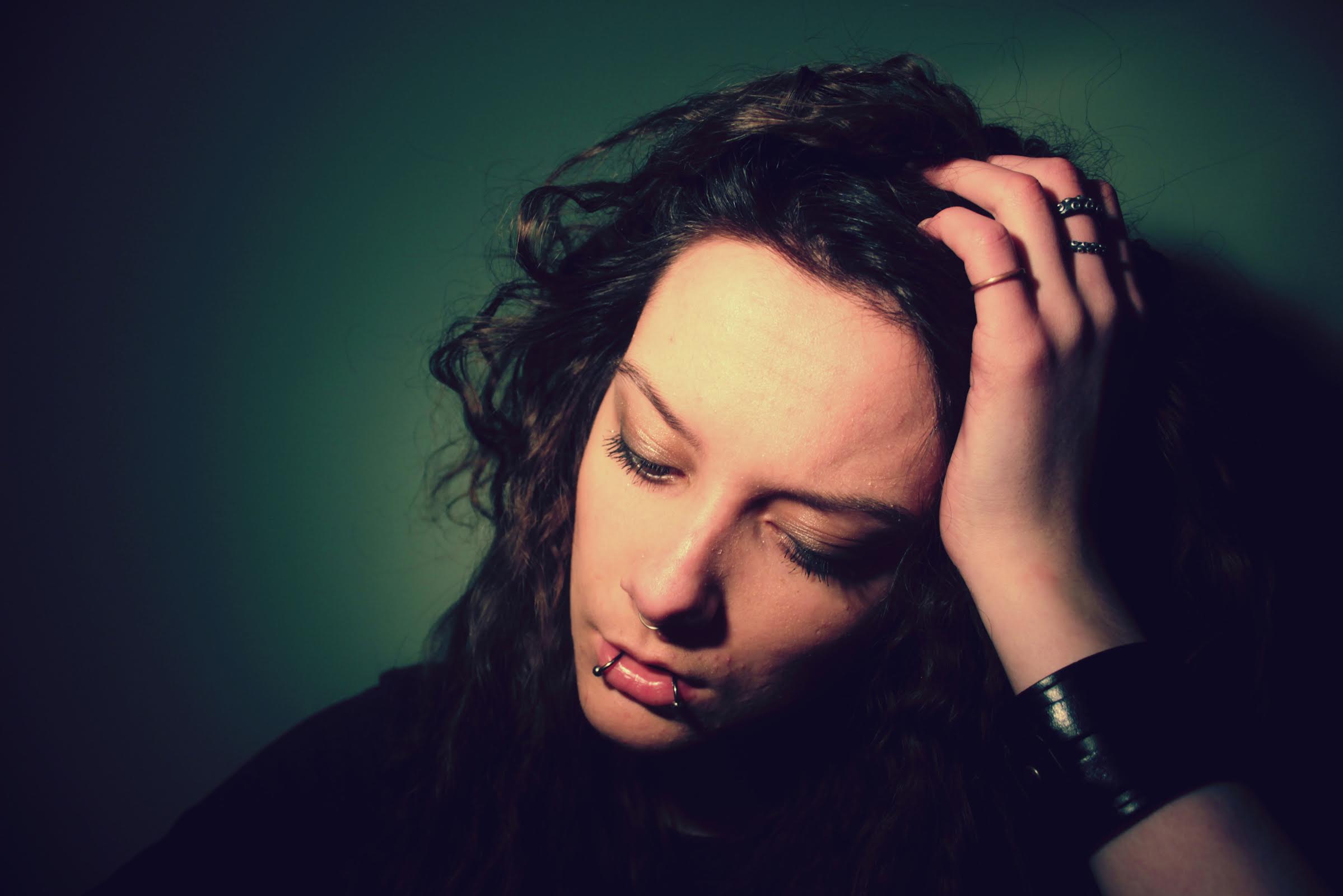 PREMIERE: Jealous of the Birds - Russian Doll