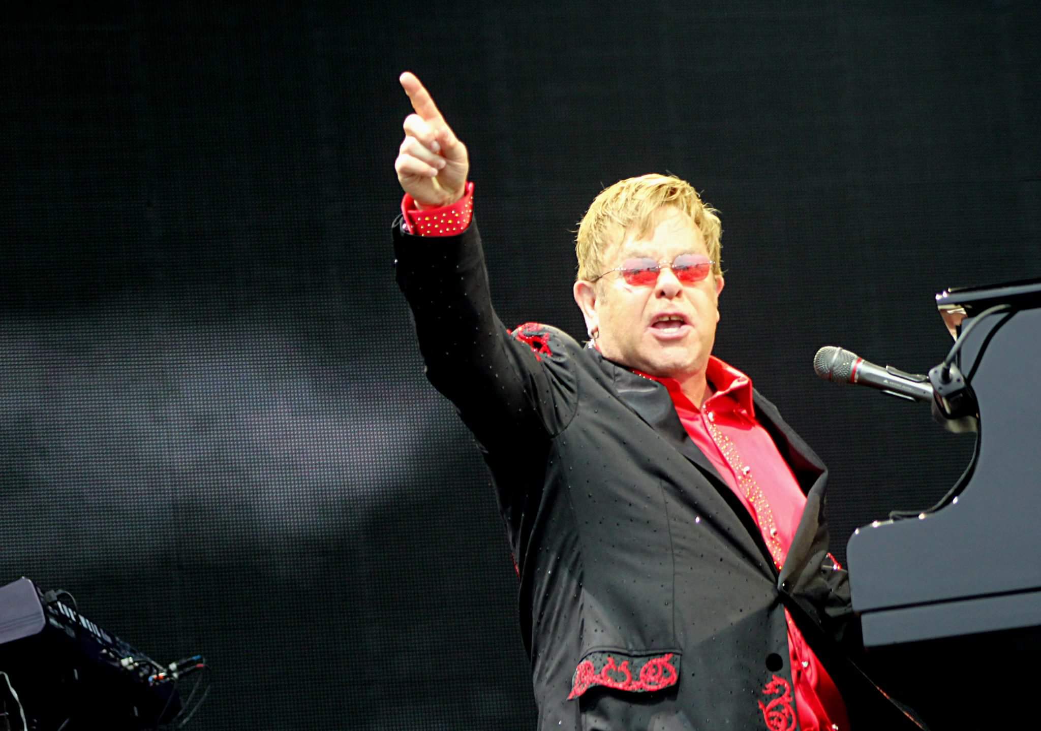 Elton John - Grace Road, Leicester County Cricket Ground, 11/06/16 1