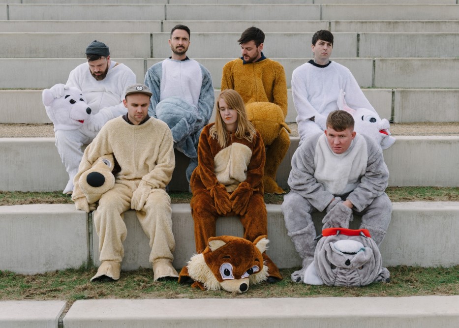 NEWS: Los Campesinos! announce new album ‘Sick Scenes,’ share ‘I Broke Up in Amarante’