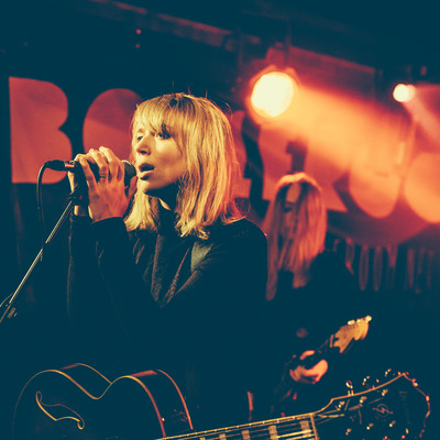 NEWS: Hannah Lou Clark announces new EP and UK tour