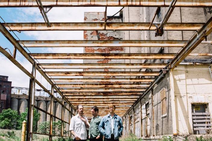 NEWS: METZ share "Mess of Wires"