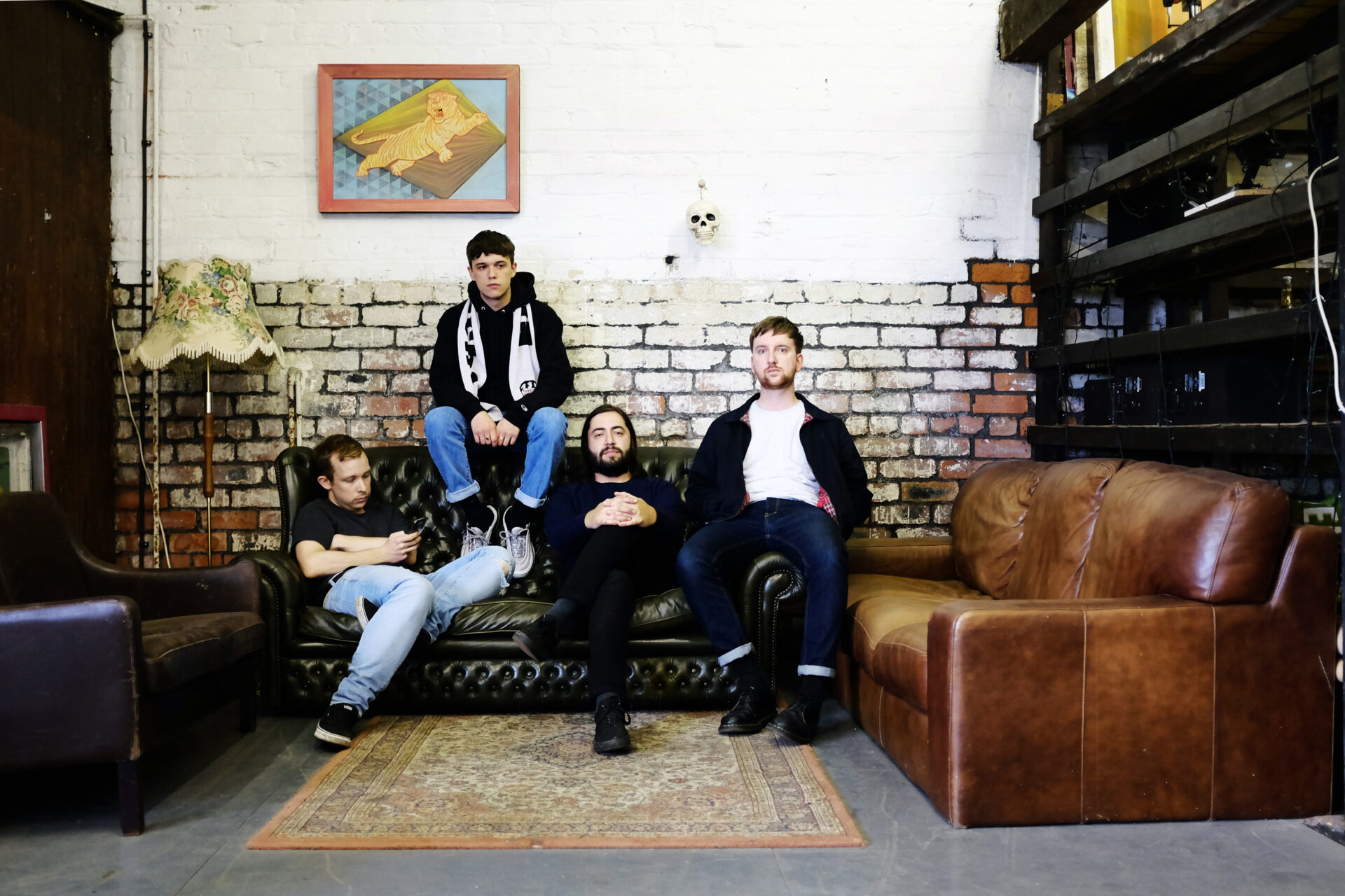 NEWS: Luxury share double a-side single