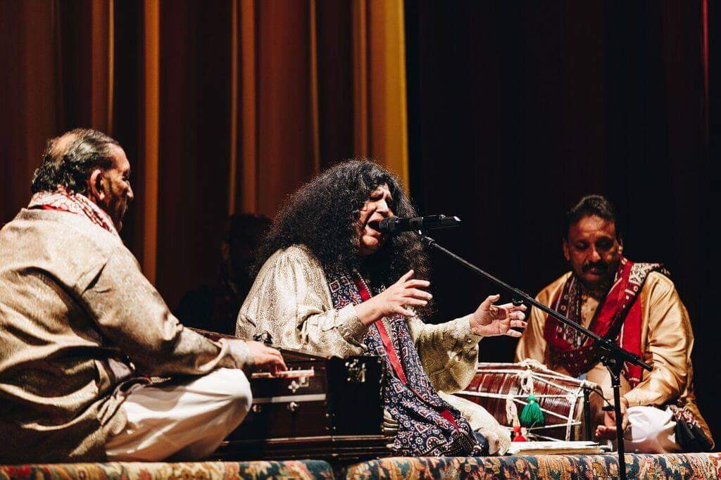 Abida Parveen ft. Nahid Siddiqi – Lyric Theatre, The Lowry, Salford (Manchester International Festival), 05/07/2019 1