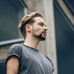 PREMIERE: Felix Rauber - 'AUTSIDER' Music Video