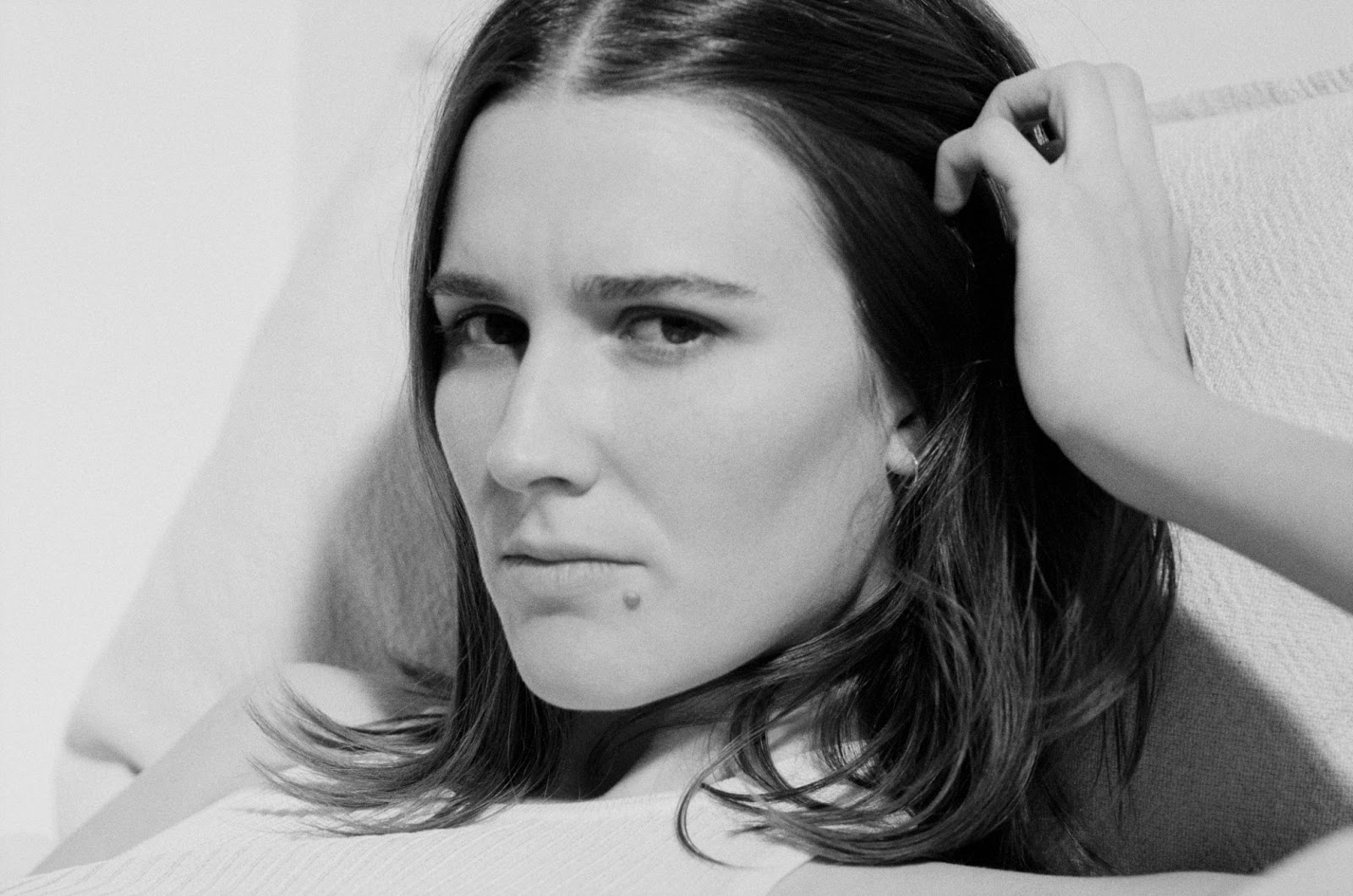 NEWS: Art School Girlfriend announces Debut Album 'Is It Light Where You Are' & Shares new Video 'Softer Side'