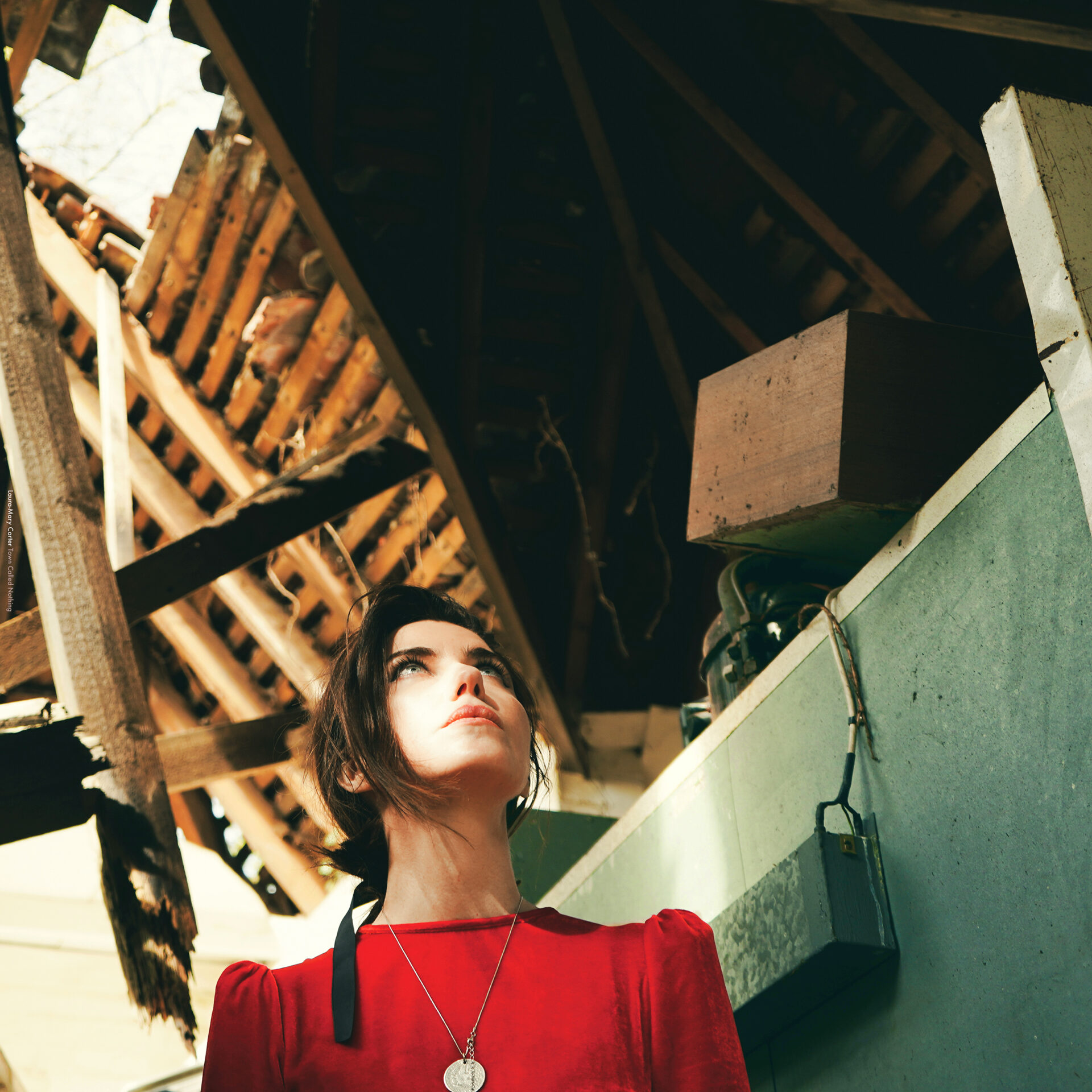 NEWS: release of the debut solo mini-album from Blood Red Shoes' Laura-Mary Carter
