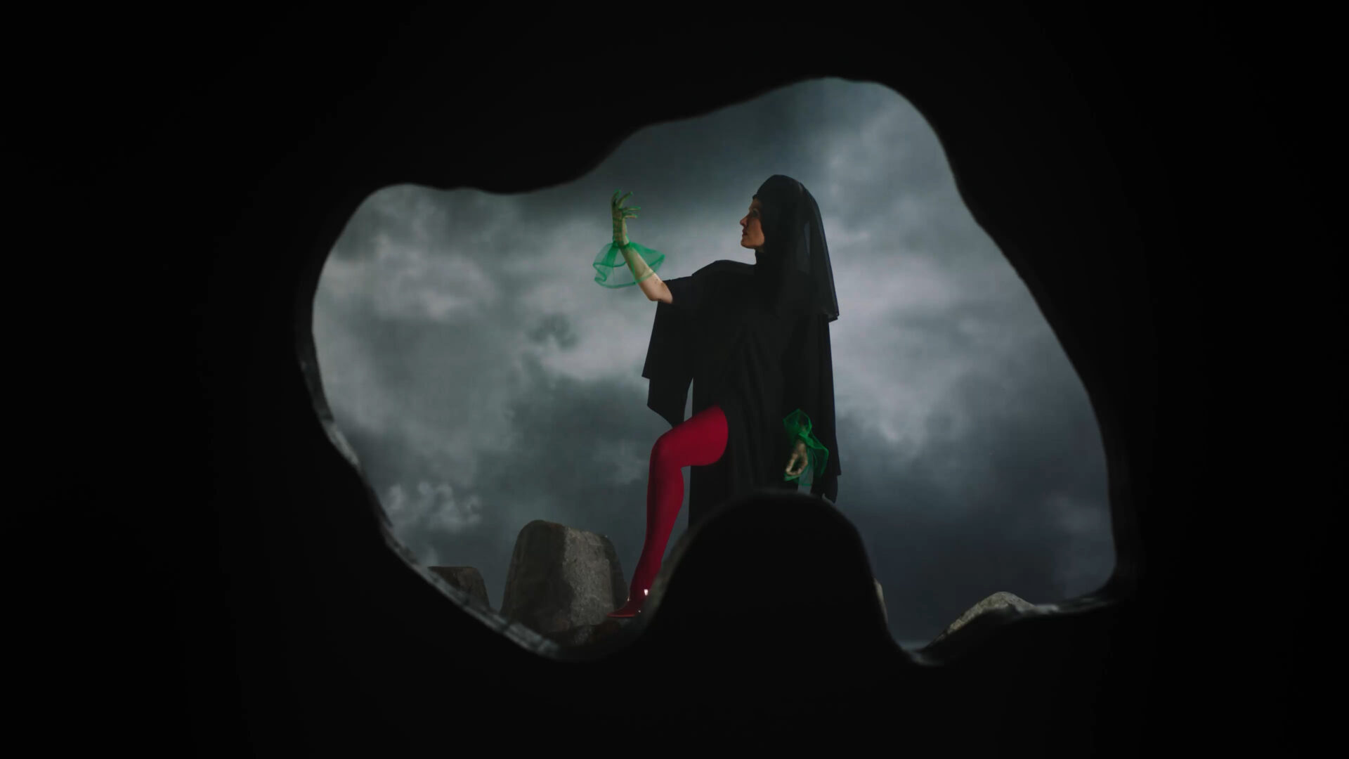 NEWS: Cate Le Bon shares 'Moderation' from forthcoming new album