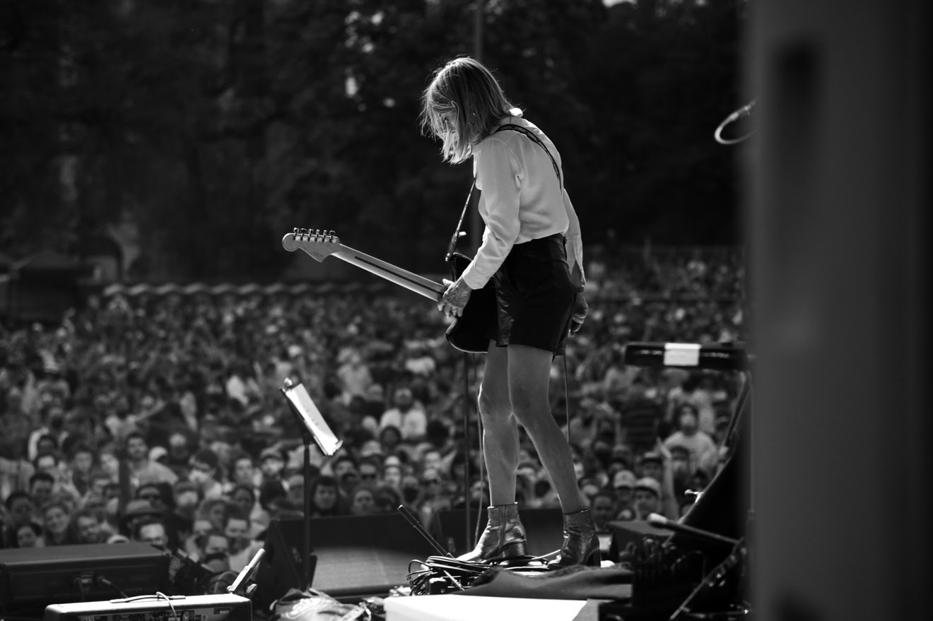 NEWS: Kim Gordon announces international tour