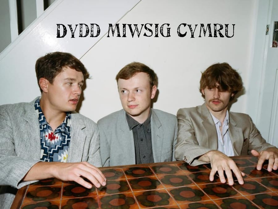 Welsh Language Music Day 2022 - Papur Wal