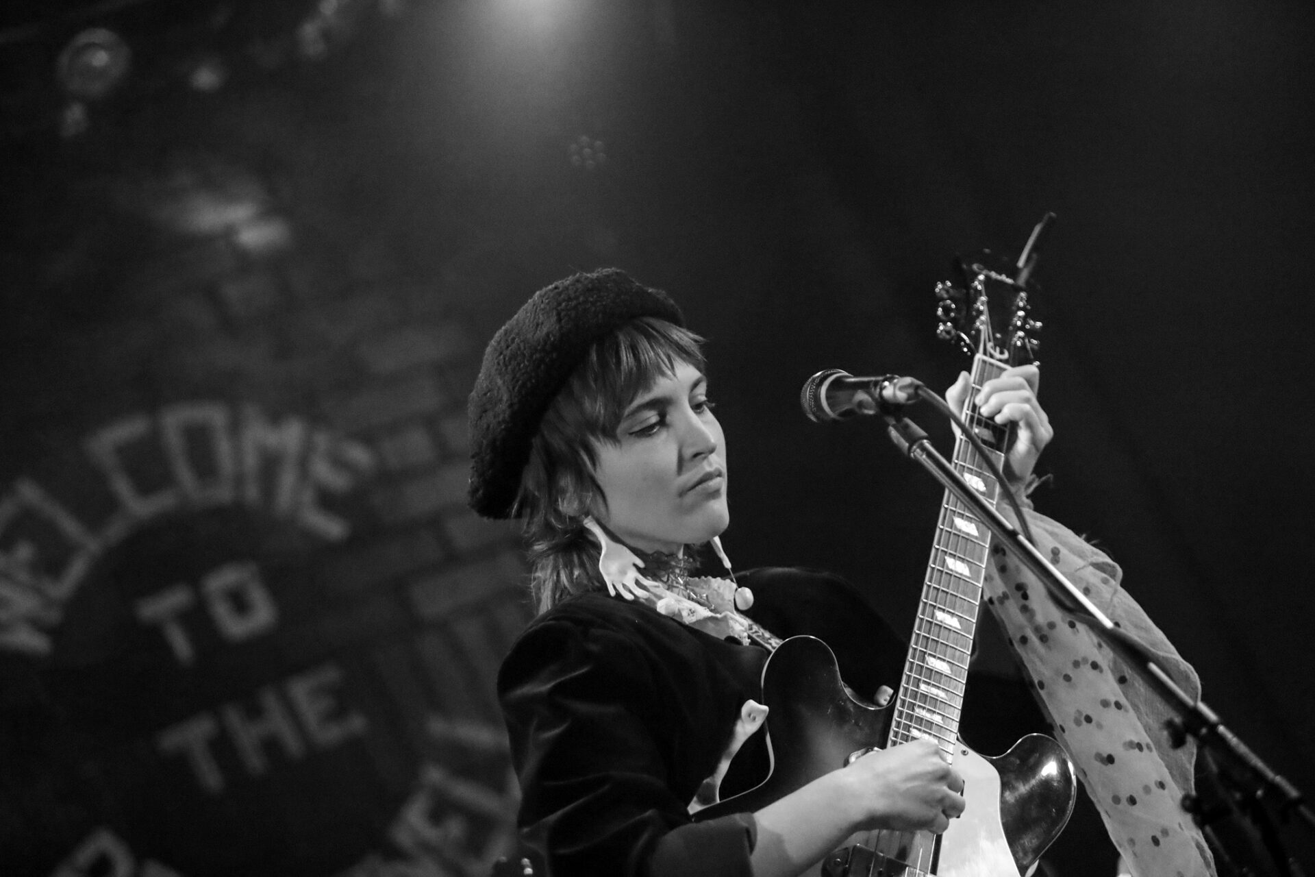 LIVE: Dana Gavanski – Brudenell Social Club, Leeds, 01/03/2022 1