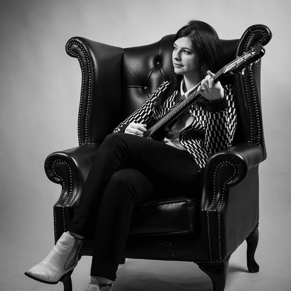 EXCLUSIVE: Roxanne De Bastion 'Erase' (The Anchoress Remix)