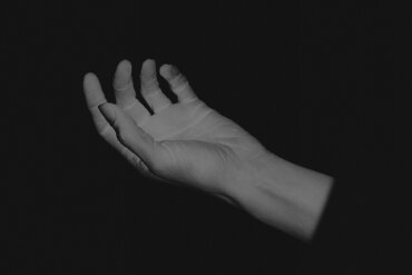 NEWS: Keeley Forsyth announces the release of 'Phantom Limbs', the remix collection of her second album 'Limbs'