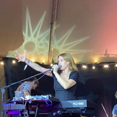 NEWS: Gwenno, James Dean Bradfield, Gruff Rhys, Sinfonia Cymru and House Gospel Choir join final LLAIS 2022 line-up