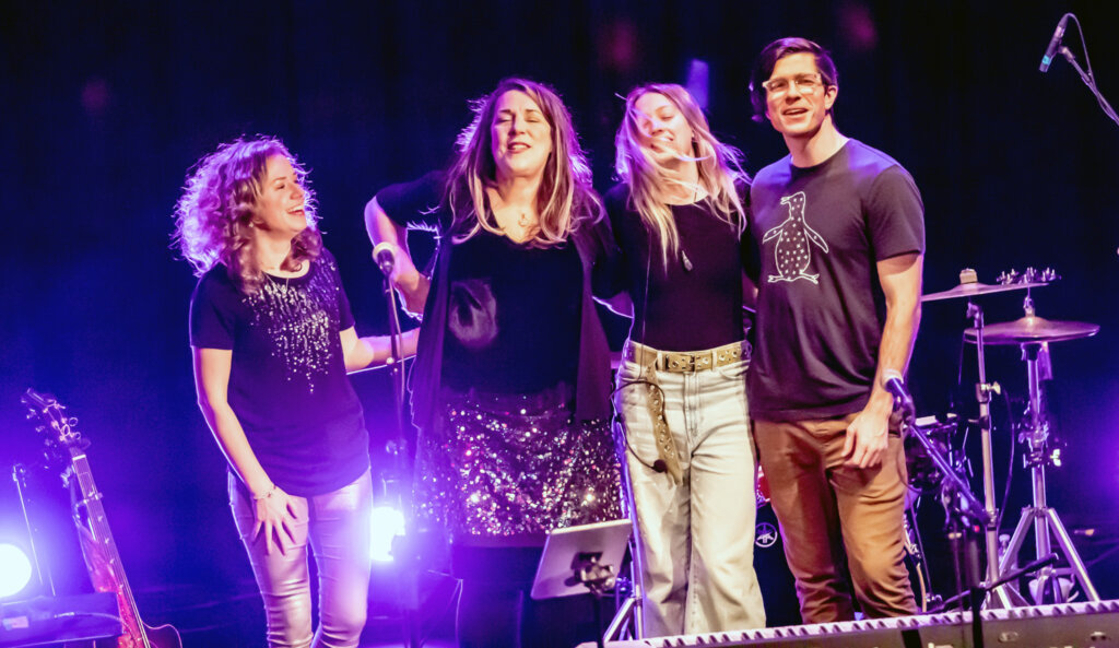 LIVE: Beth Nielsen Chapman – Pocklington Arts Centre, 11/11/2022 24 090
