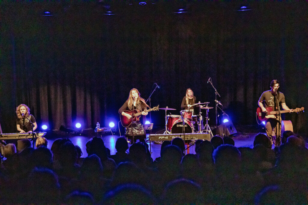 LIVE: Beth Nielsen Chapman – Pocklington Arts Centre, 11/11/2022 23 097