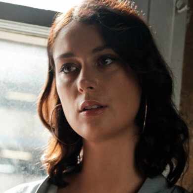 NEWS: Grace Cummings releases a striking cover of Fatboy Slim's 'Praise You'