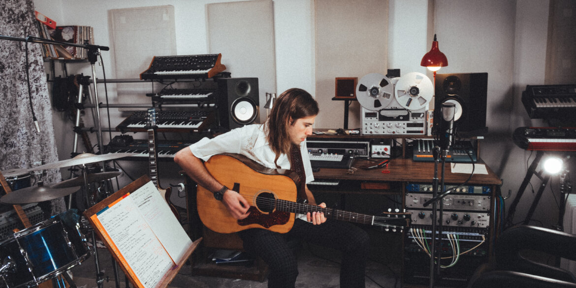 NEWS: Merrick Winter releases new single ‘Veneer’