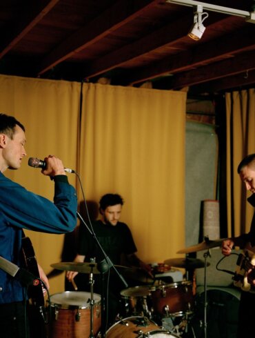 NEWS: Cola announce new European tour dates and 'Deep in View' deluxe edition