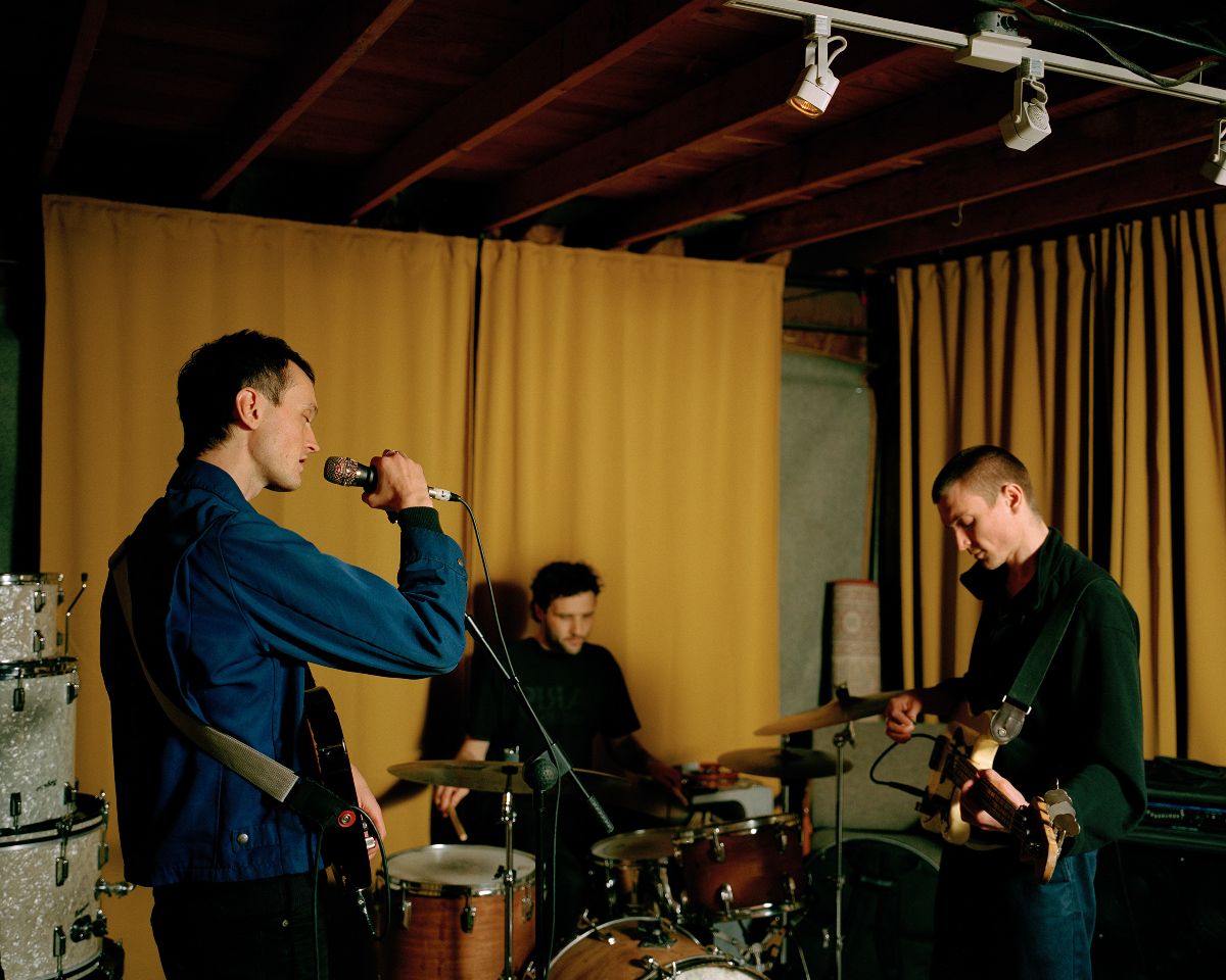 NEWS: Cola announce new European tour dates and 'Deep in View' deluxe edition