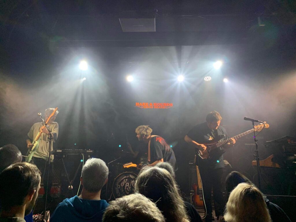 LIVE: bdrmm / DAMEFRISØR - Hare & Hounds, Birmingham, 13/11/2023 24 IMG 0554