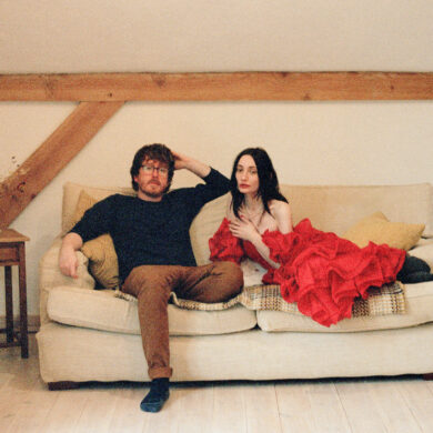 King Hannah Sofa credit Katie Silvester CROP