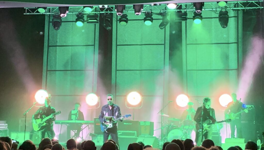 LIVE: Richard Hawley / Thea Gilmore - Wulfrun Hall, Wolverhampton, 11/06/2024 24 IMG 0779