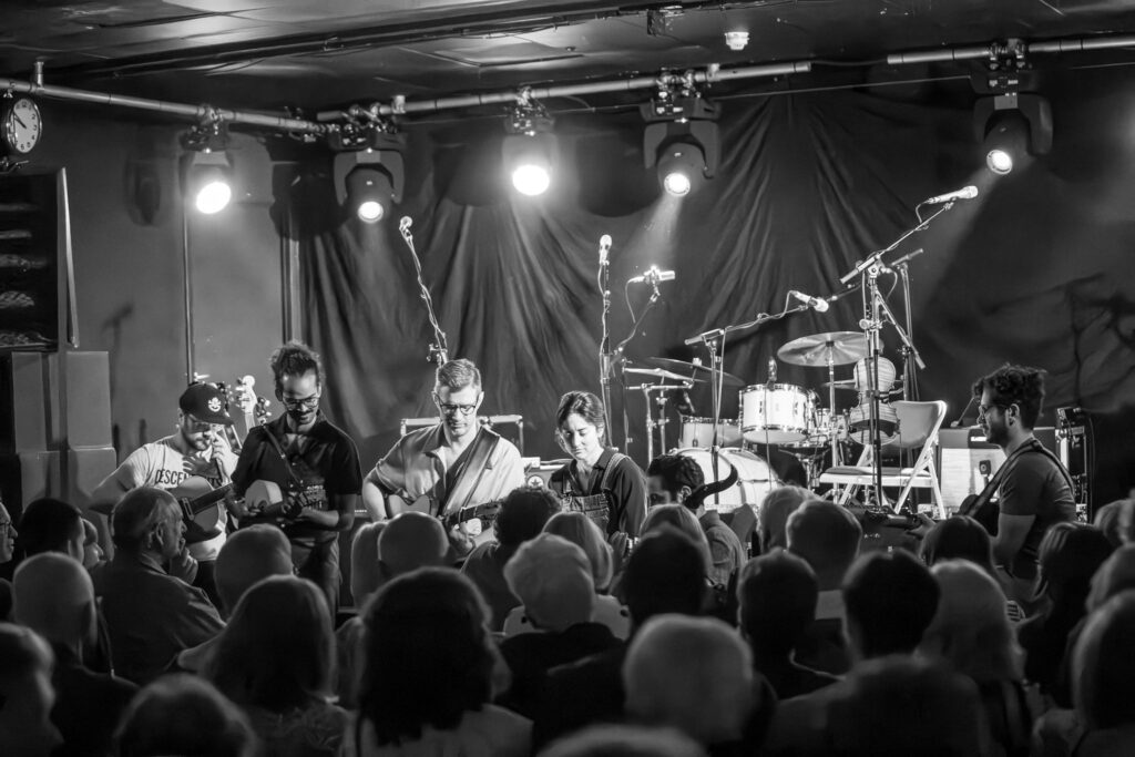 LIVE: Darlingside / Lizzie NO – The Crescent, York, 23/07/2024 24 052 Enhanced NR