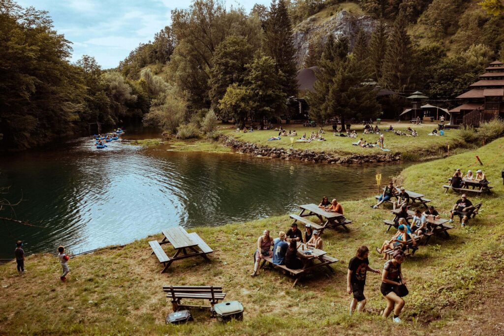 FESTIVAL REPORT: Bearstone Festival 23 Festival area1