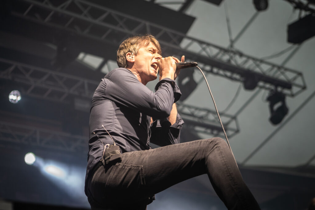 LIVE: Manic Street Preachers / Suede - Llangollen Pavilion, 28/06/2024 23 SUEDE AT LLANGOLLEN PAVILION 3 CUFFE TAYLOR
