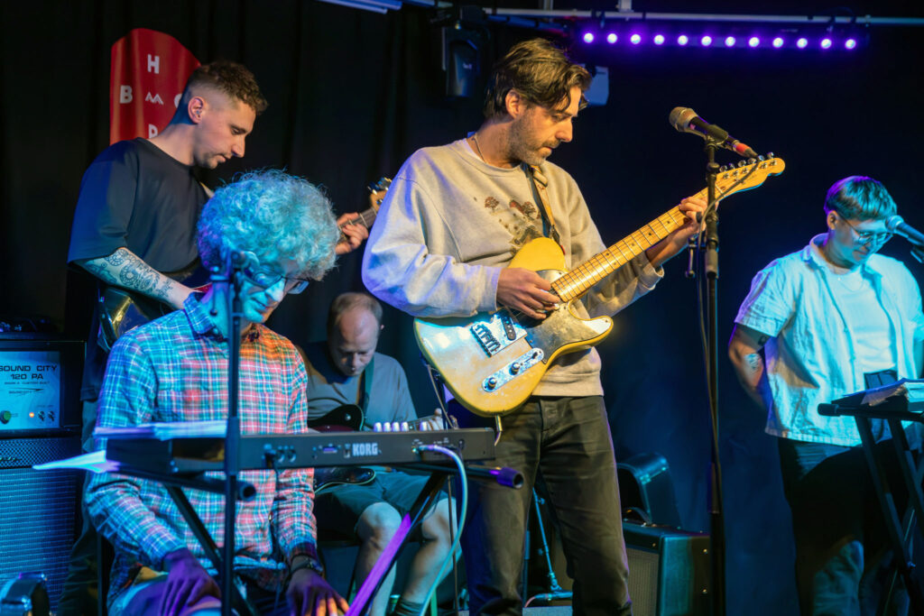LIVE: Spielmann and The Bannd / Carpet / Thomas Clements – Hyde Park Book Club, Leeds, 20/09/2024 24 012 Enhanced NR