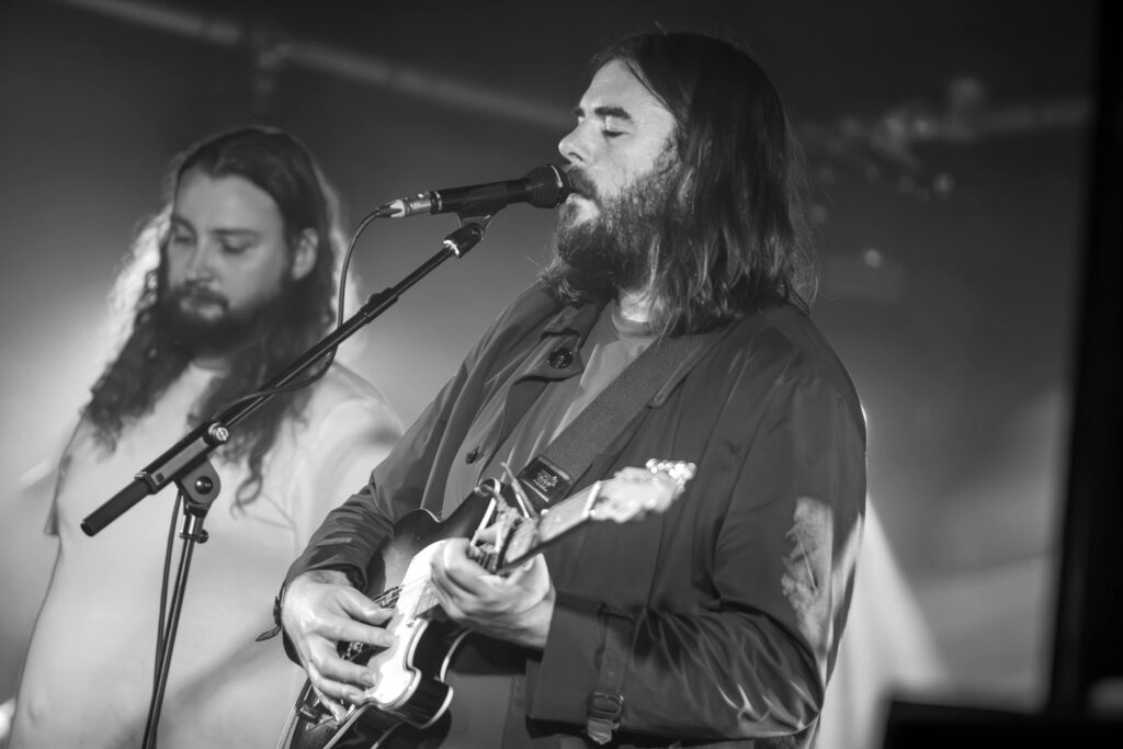LIVE: John Francis Flynn / Kevin Fowley – The Crescent, York, 22/10/2024 24 042 Enhanced NR