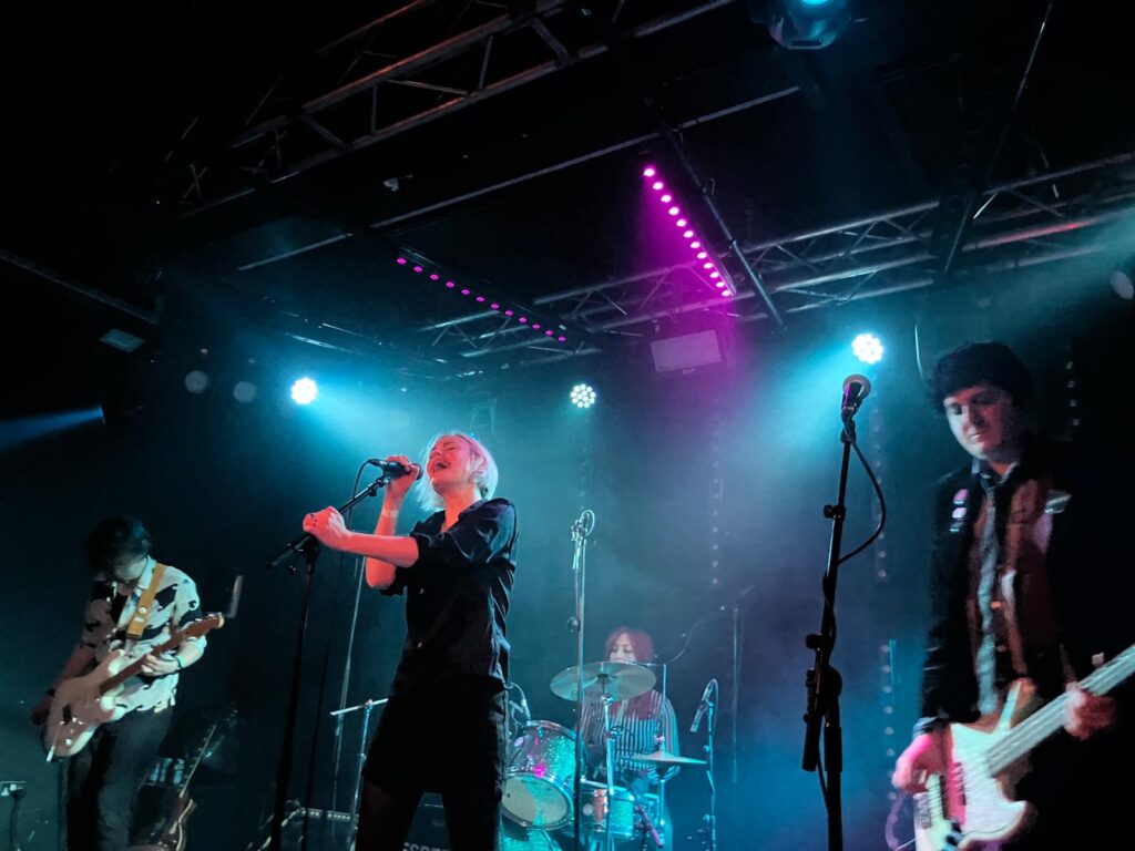 Tour Diary - Desperate Journalist - Day 3: Leeds 25 1000043319