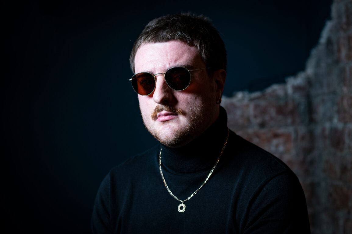 NEWS: L'Étranger shares 'Remixes', an LP of French house floor fillers 23 LEtranger Press2