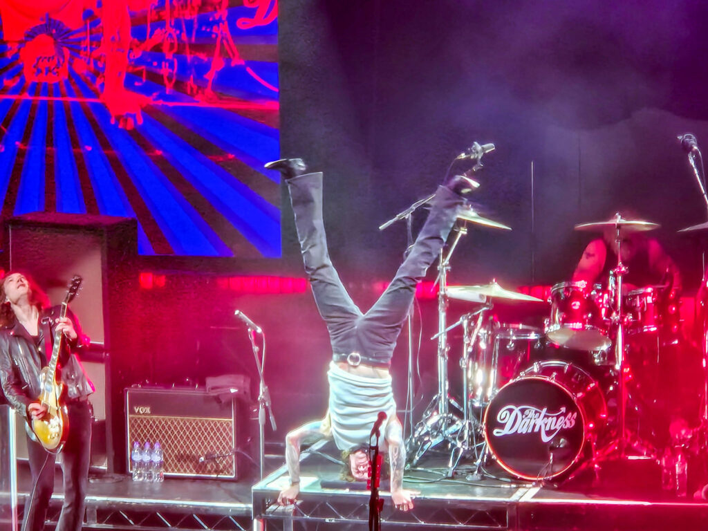 LIVE: The Darkness / Ash – York Barbican, 17/03/2025 23 20250317 212508