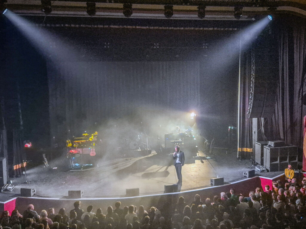 LIVE: Father John Misty – O2 Apollo, Manchester, 13/04/2025 24 112