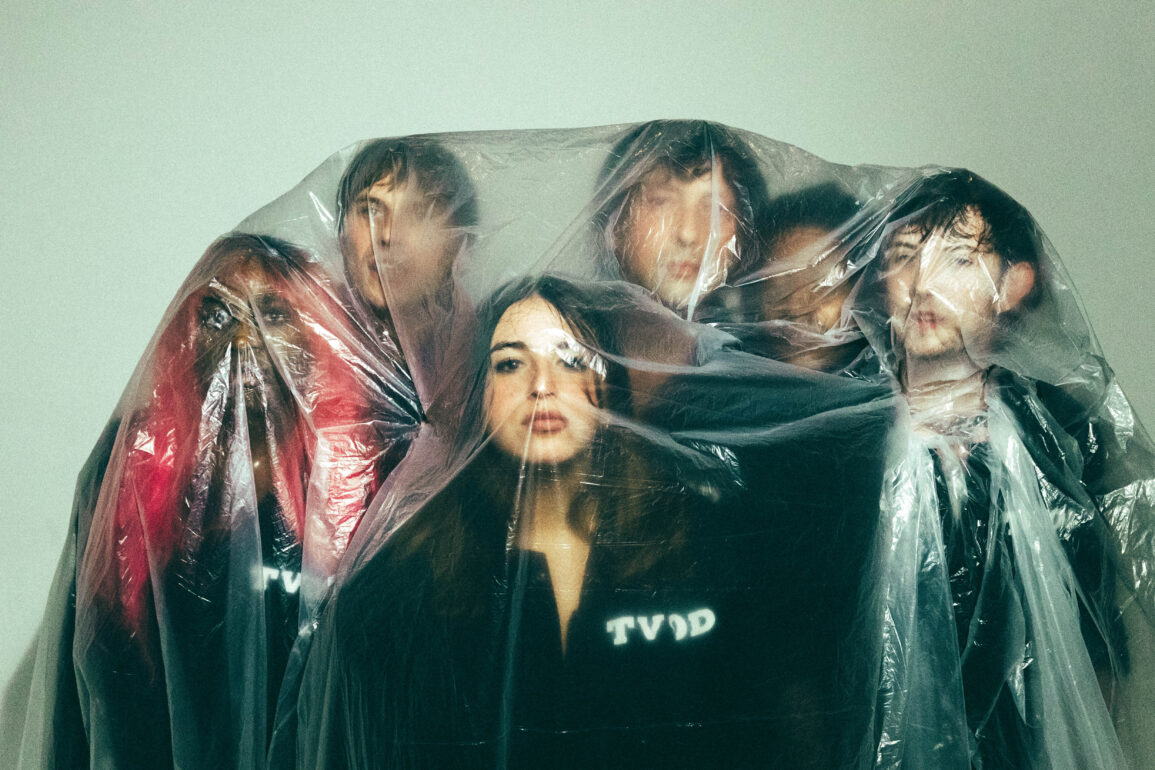EXCLUSIVE: TVOD 'Pool House' Video Premiere 23 d8ce2267 f79a 1b05 ce43 e9e92b354a25