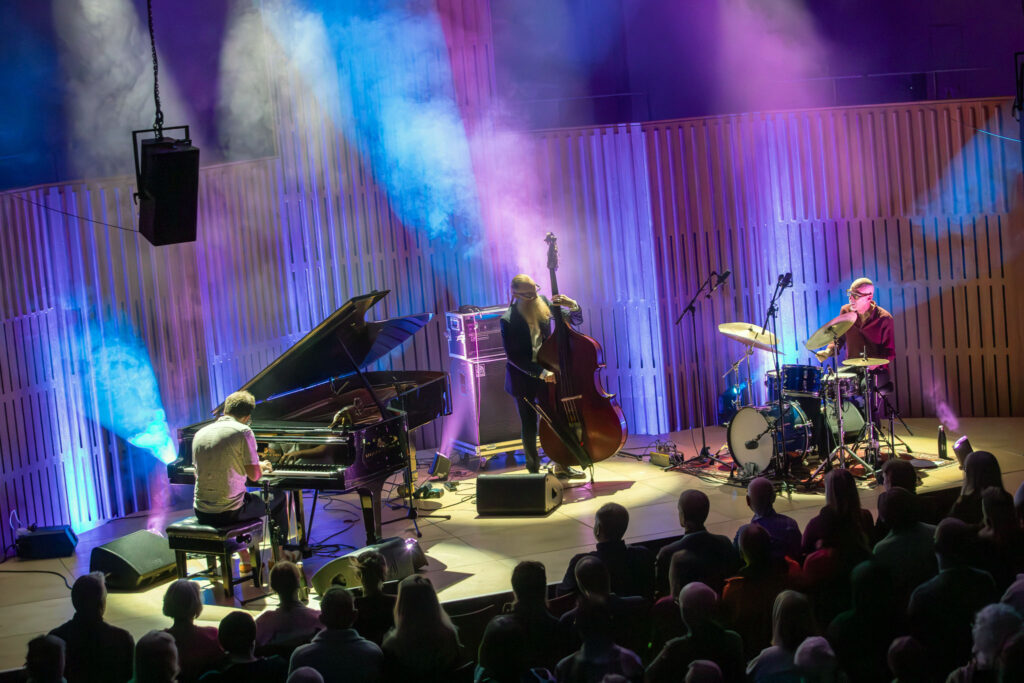 LIVE: Neil Cowley Trio – Howard Assembly Room, Leeds, 04/05/2025 23 053 Enhanced NR