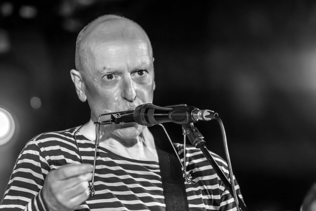 IN CAMERA: The Vaselines – The Crescent, York, 24/05/2025 28 075 Enhanced NR