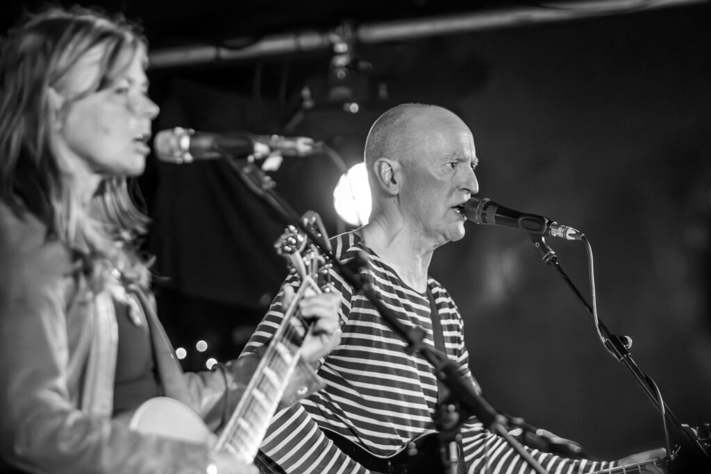 IN CAMERA: The Vaselines – The Crescent, York, 24/05/2025 25 081 Enhanced NR 1